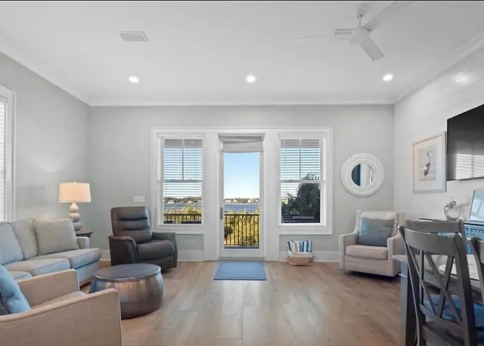 Djs Coastal Retreat In Gulf Shores, Al Holiday home